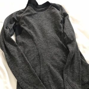 Lululemon longsleeve size 4